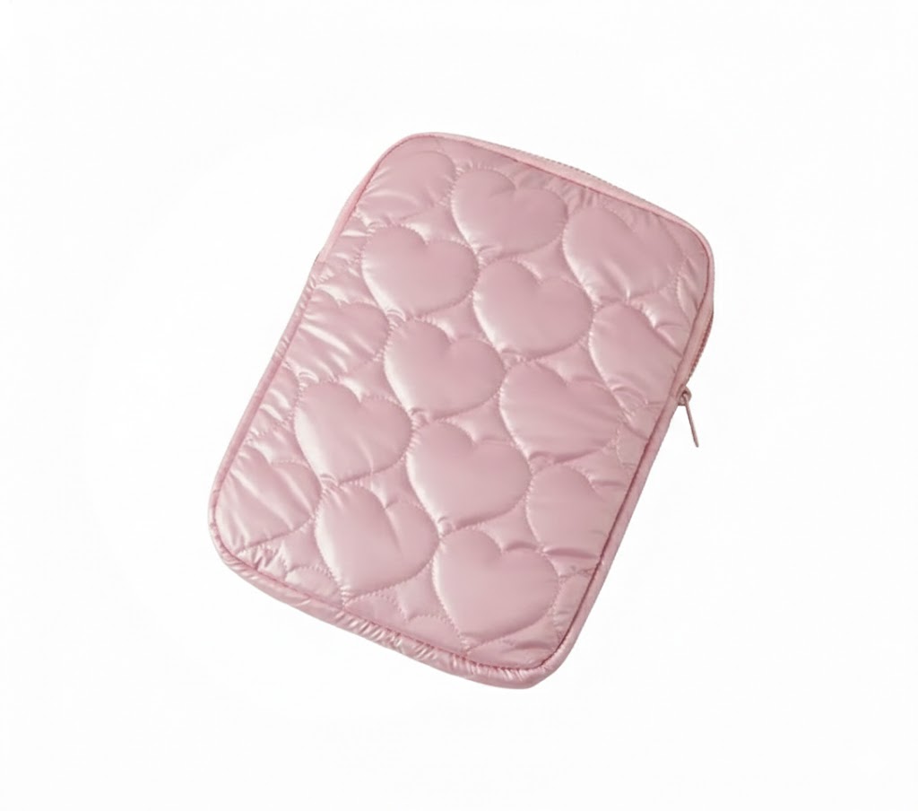 Estuche PC Corazones vista 2 - MyTechCell Colombia