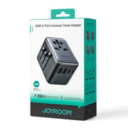 Adaptador universal JOYROOM JR-TCW02 65 W GaN | 3 USB-C y 2 USB-A - vista 4 - MyTechCell Colombia