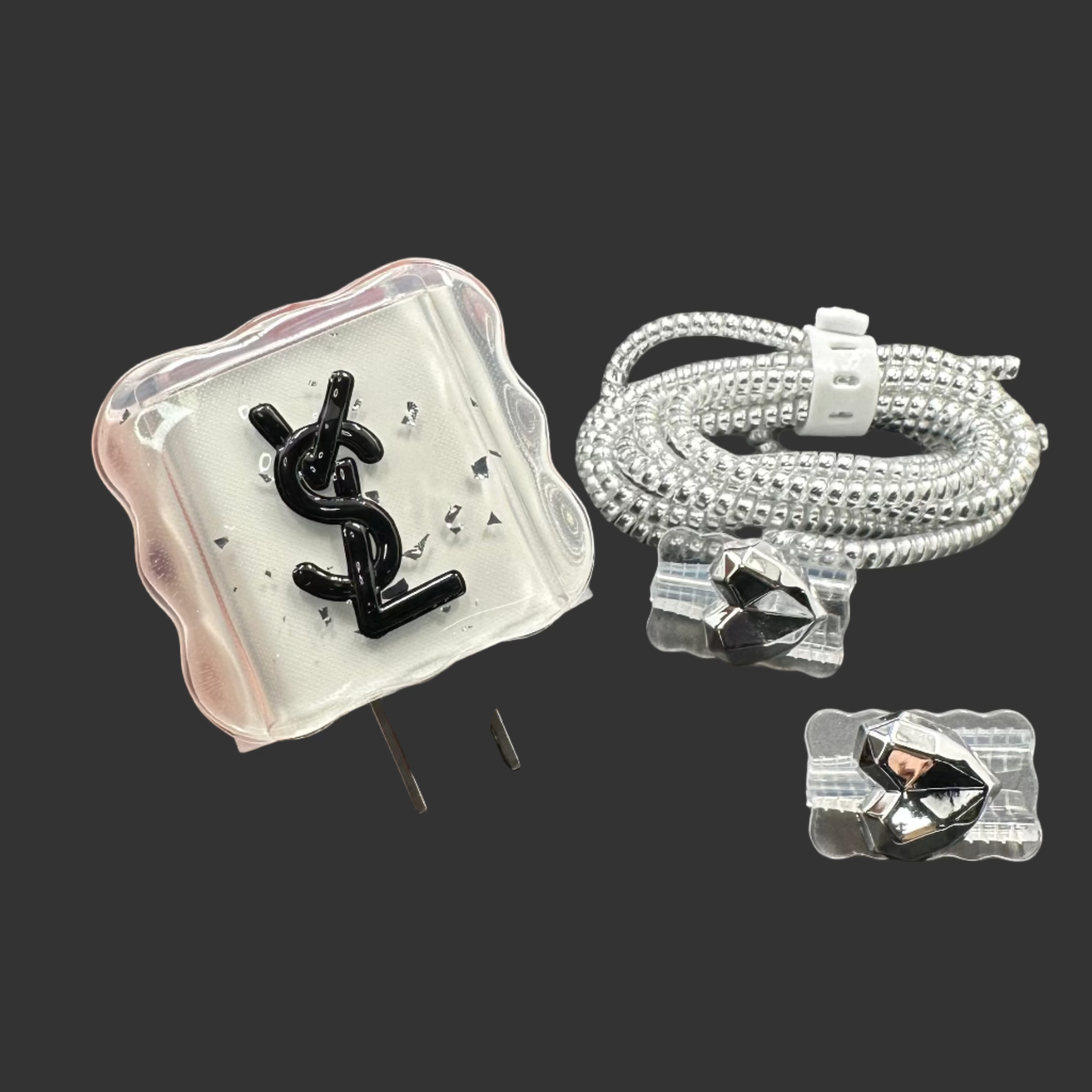 Protector Cargador Iphone 20w LV letra Negra