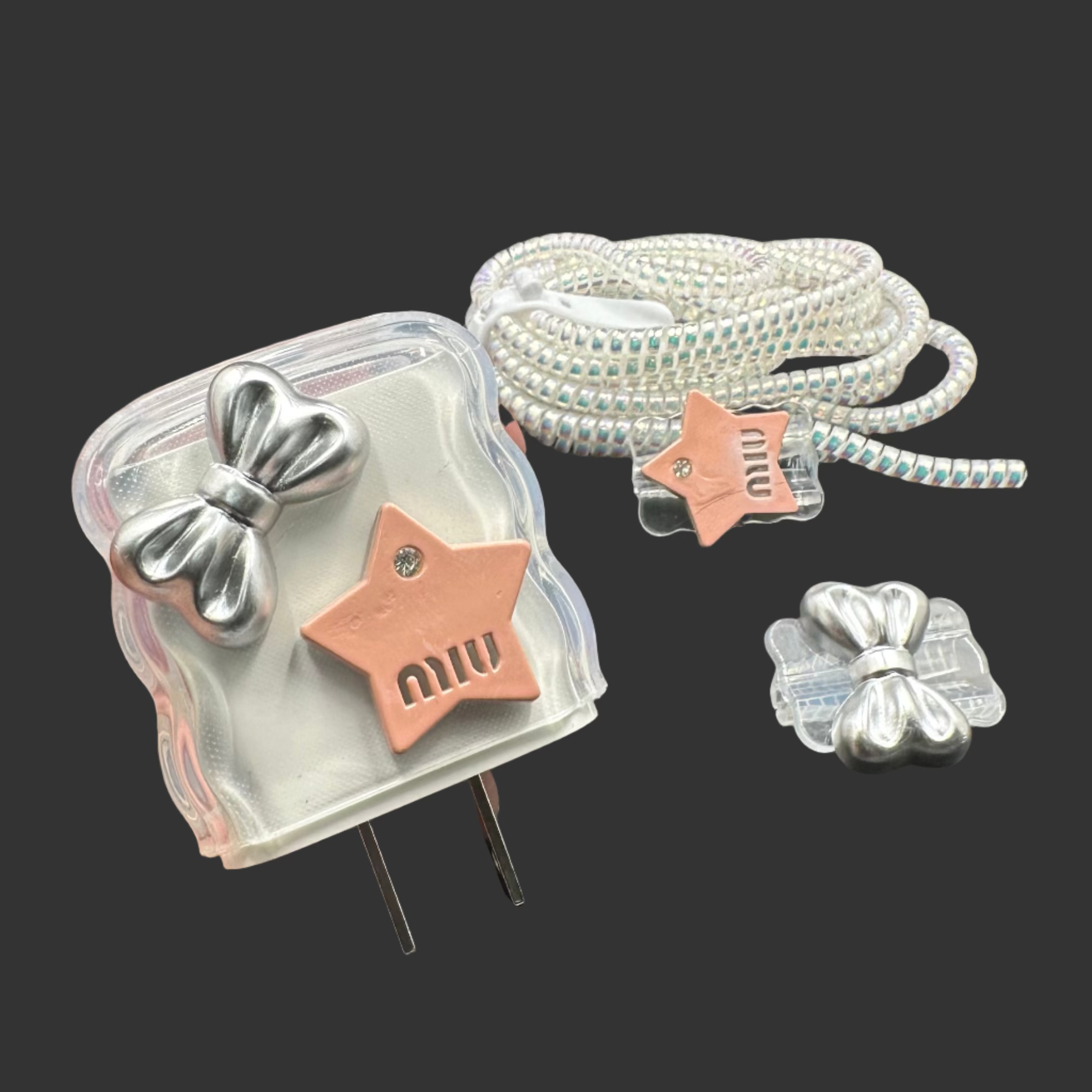 Protector Cargador Iphone 20w Moño Plateado Estrella MiuMiu Rosado